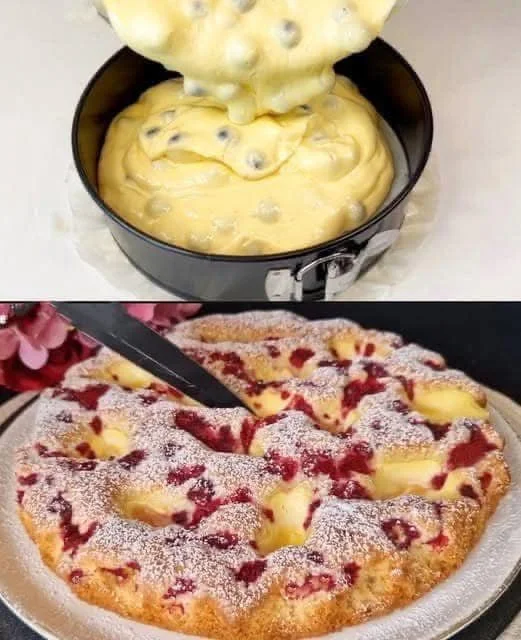 Blitz Kirschkuchen mit Pudding auf einem weißen Teller