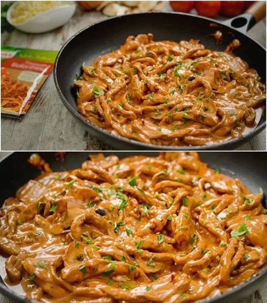 Leckere Schnitzelstreifen auf einem Teller serviert