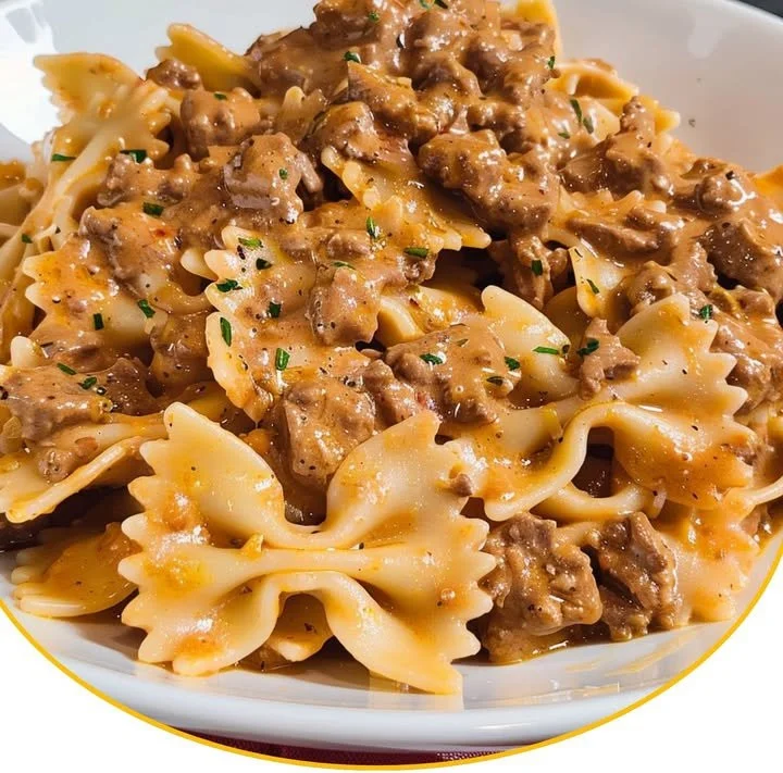 Cremige Rindfleisch-Farfalle-Nudeln