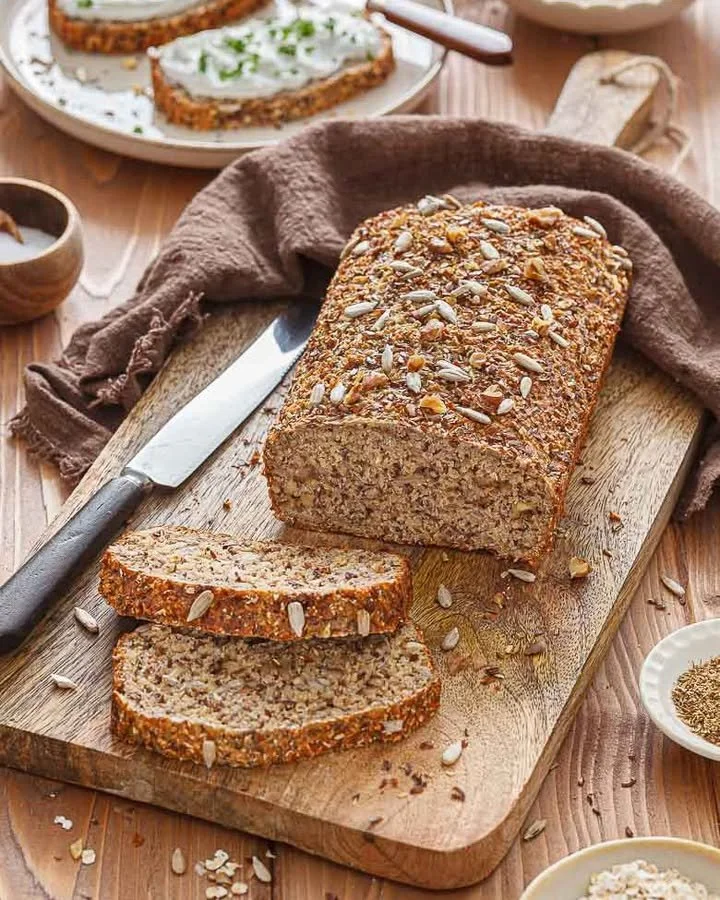 Sliced bread made from high-protein ingredients, perfect Eiweißbrot recipe