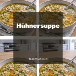 Schüssel mit dampfender Hühnersuppe und frischem Gemüse
