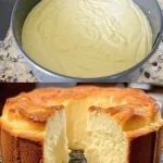 Quark Gugelhupf mit Puderzucker und frischen Beeren dekoriert