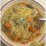 Rindsuppe mit frischen Zutaten und herzhaftem Geschmack.