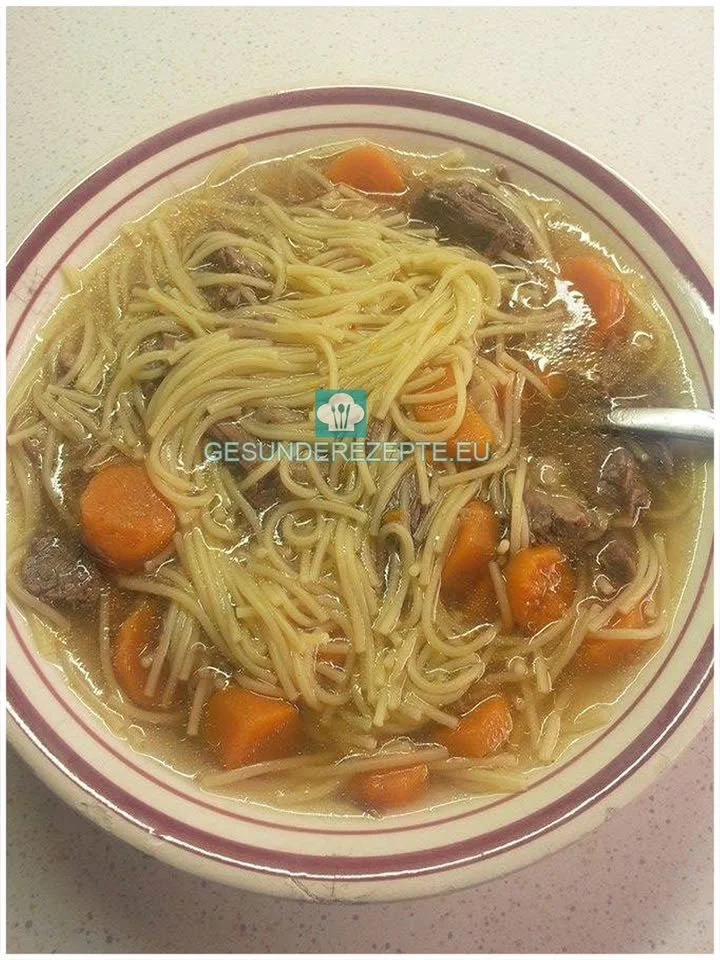 Rindsuppe mit allem Drum und Dran