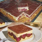 Schneewittchenkuchen auf einem stilvollen Tisch