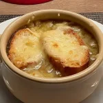 Zwiebelsoße nach französischer Art für köstliche Gerichte