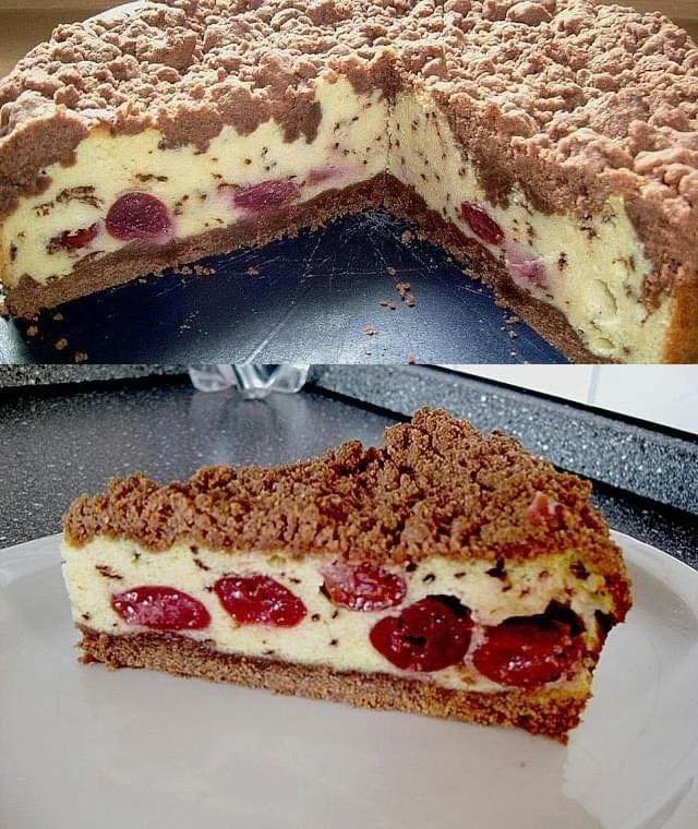 Cremigster Quark Streuselkuchen mit Vanille-Kirschfüllung auf einem Teller