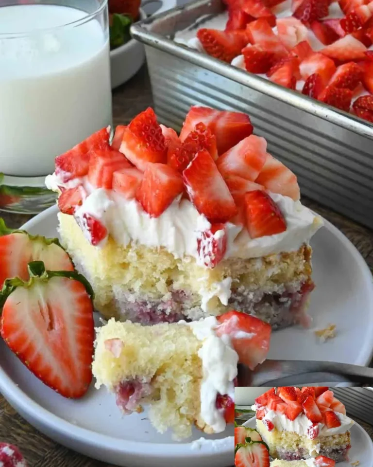 Erdbeer-Sahne-Kuchen mit frischen Erdbeeren und Sahne