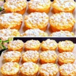 Fantastische Streuselmuffins mit Quark auf einem Teller präsentiert