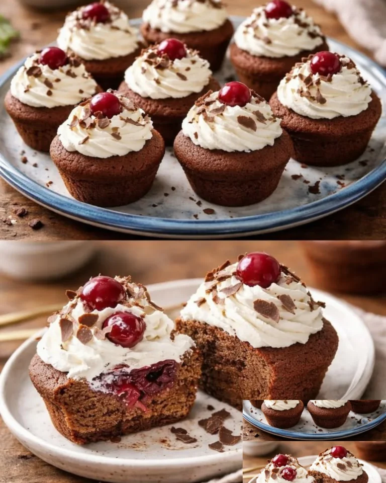 Schwarzwälder Kirsch-Muffins auf einem Teller, dekoriert mit Sahne und Kirschen