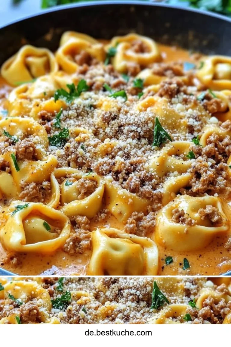 Cremige Tortellini Pfanne mit frischem Gemüse auf einem Teller serviert