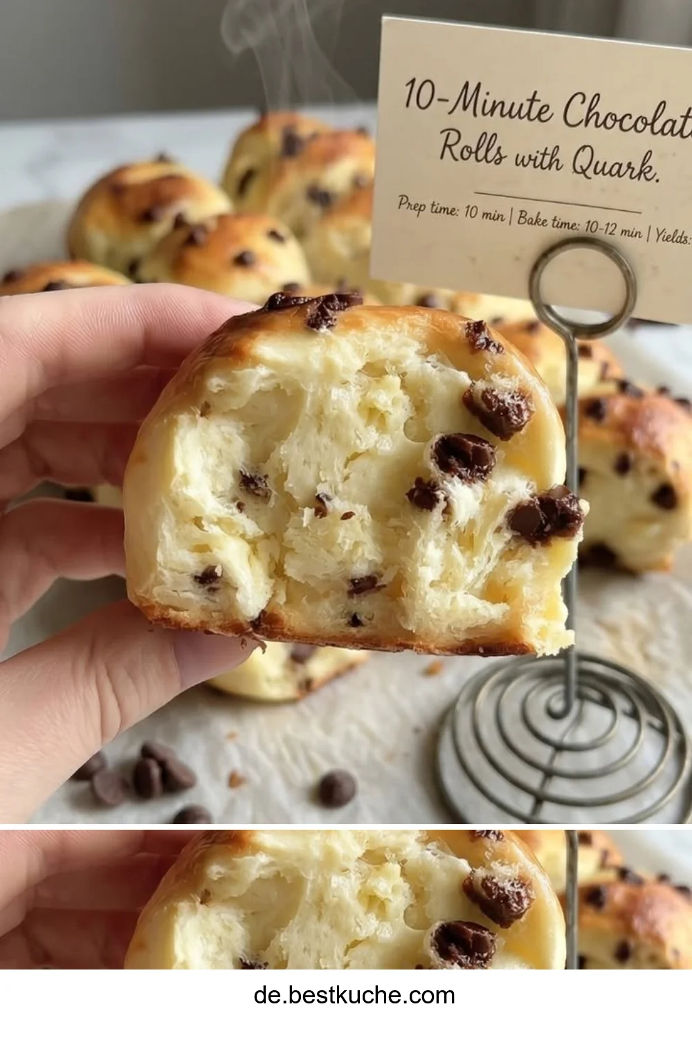 Fluffige Schoko-Quark-Brötchen frisch aus dem Ofen