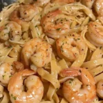 Knoblauch-Garnelen-Pasta mit frischen Zutaten und cremiger Sauce