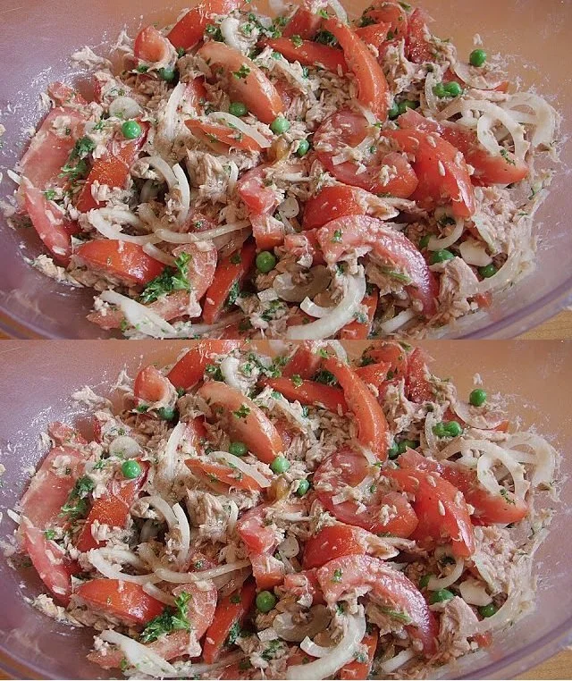 Leichter Thunfisch-Tomaten-Salat mit frischen Zutaten