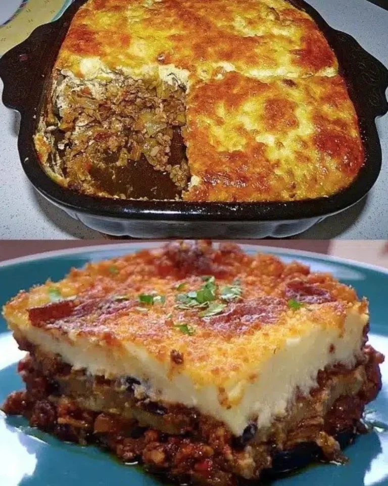 Moussaka mit Hackfleisch und Kartoffeln auf einem Teller serviert