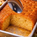 Ultra saftiger Kuchen auf einem Teller, perfekt für jede Gelegenheit.