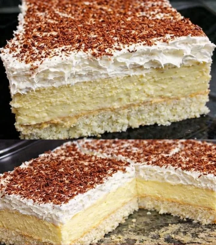 Vanillecreme Kuchen ohne Backen auf einem Teller serviert