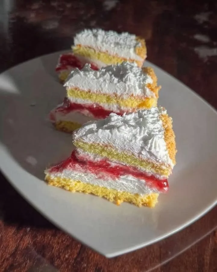 Charlotte mit Sahne